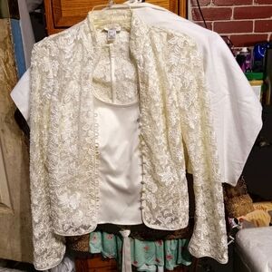 CACHE - Size 4 / 2 Piece Set Off White, Sleeveless Top & Beaded Floral Jacket